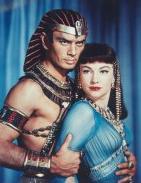 Yul Brynner:Rameses II & Anne Baxter: Nefretiri  